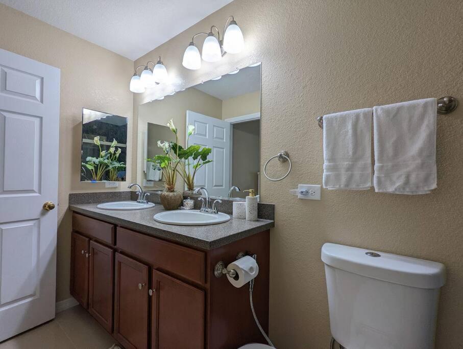 3Bed & 2Bath Property Couple Minutes From Siesta Key Beach & Downtown Sarasota Exterior photo