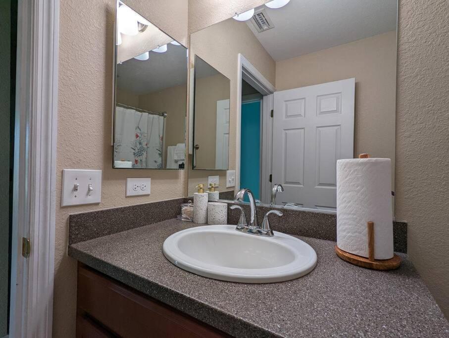 3Bed & 2Bath Property Couple Minutes From Siesta Key Beach & Downtown Sarasota Exterior photo